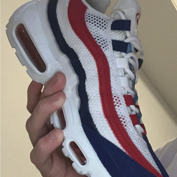 They are in great condition and they are red white and blue - Picture 3 of 5